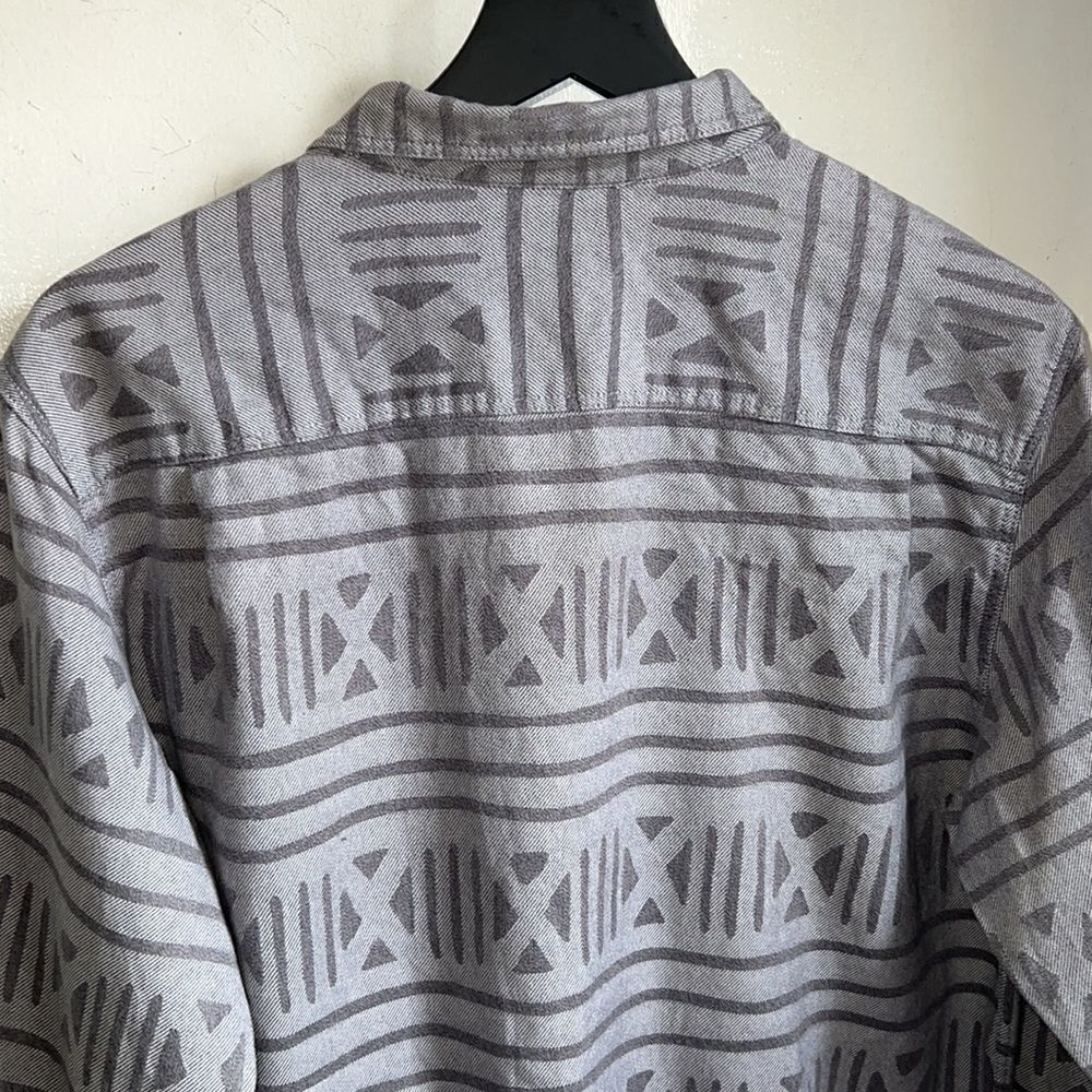 MODERN AMUSEMENT Light Grey Geometric Print Flannel Shirt-L - Picture 5 of 9
